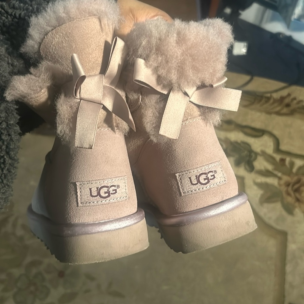 Lavender uggs with bow size 8
